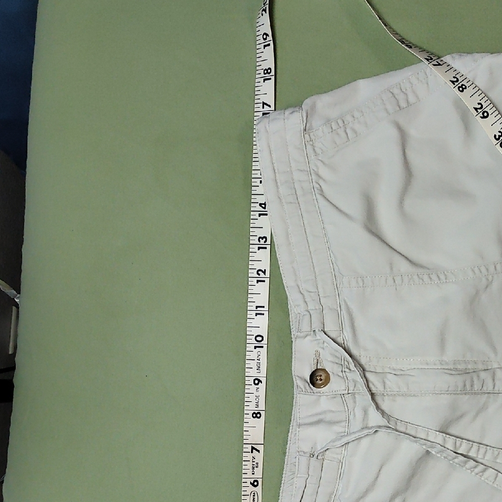 White Stag Women's Cargo Shorts, Size 14 - Picture 3 of 8